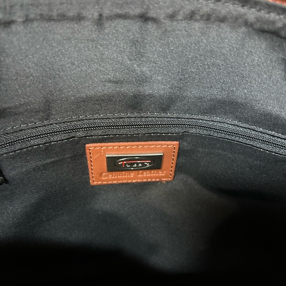 Talbot's Brown Leather Handbag 10”x10”x4 1/2”, zippered top, 3 outside pockets - Picture 7 of 8